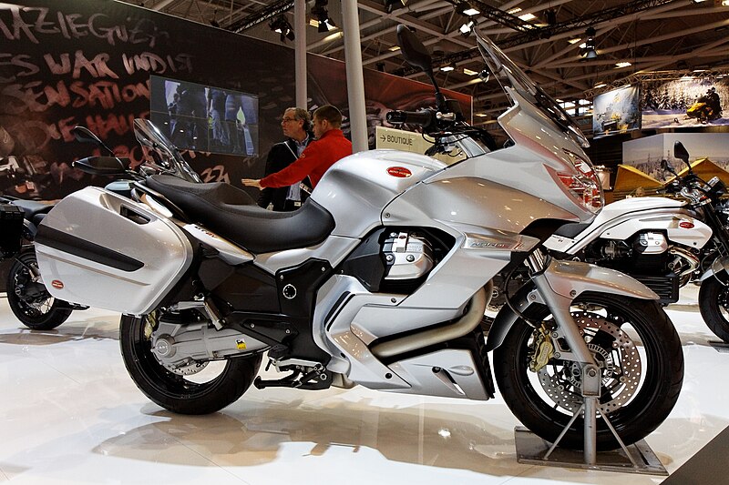 File:Paris - Salon de la moto 2011 - Moto Guzzi - Norge GT 8V ABS - 001.jpg