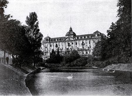 Parkhotel an der Königsallee 1a, Ecke Corneliusplatz 1 in Düsseldorf, erbaut durch die Architekten Kayser, von Großheim und Wöhler von 1901 bis 1902, Blick über den Hofgarten