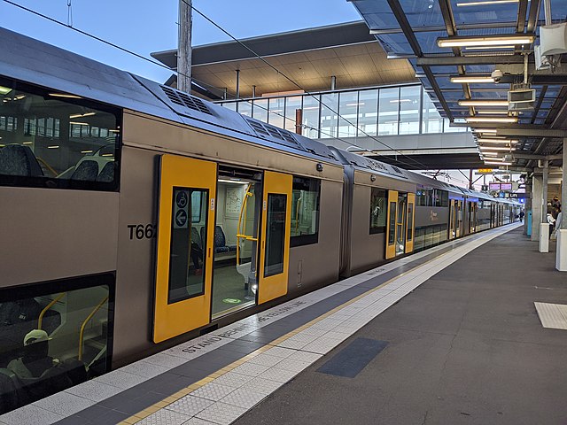 A Sydney Trains city bound service at Penrith Station