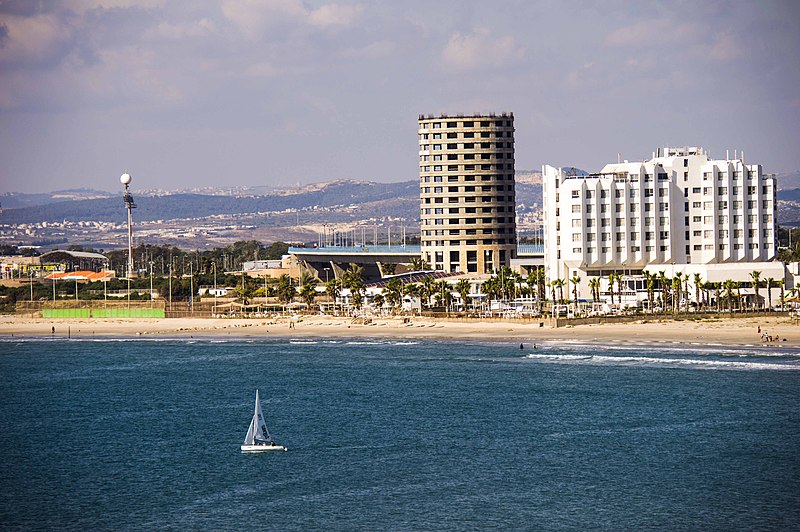 File:PikiWiki Israel 59981 acre palm beach hotel.jpg