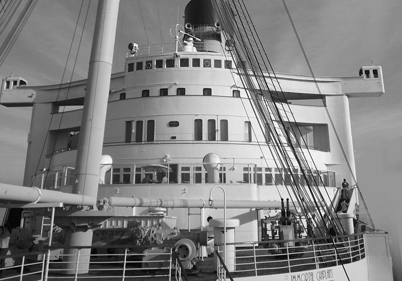 File:Queen Mary forecastle1.jpg