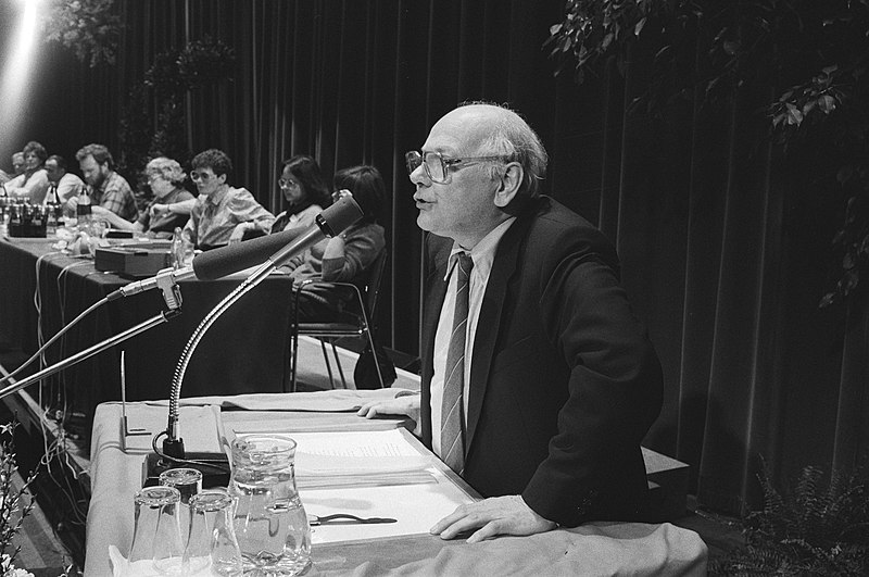 File:Raads- en Statencongres van de PVDA in Amsterdam. Toespraak van Den Uyl, Bestanddeelnr 931-9783.jpg