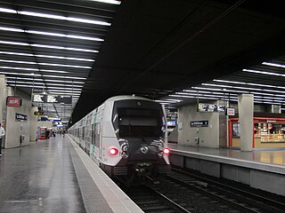 <span class="mw-page-title-main">RER A</span> Hybrid suburban commuter railway line in Paris, France