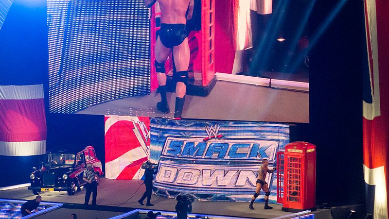 File:Randy Orton vs Alberto Del Rio at Smackdown taping in Birmingham, England November 2012 (8622229535).jpg