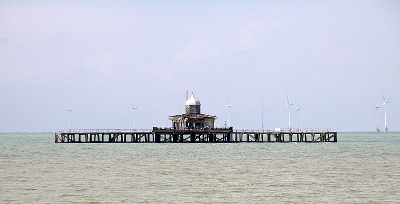 File:Remains of original Herne Bay Pier (4905139322).jpg