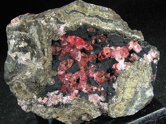 Rhodochrosite Uyun