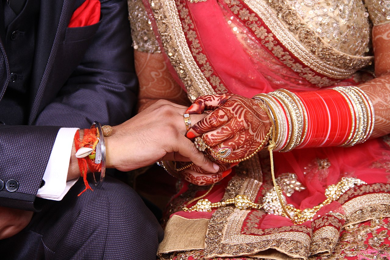 Ring Ceremony in Indian Wedding Stock Photo - Image of beauty, henna:  214957136