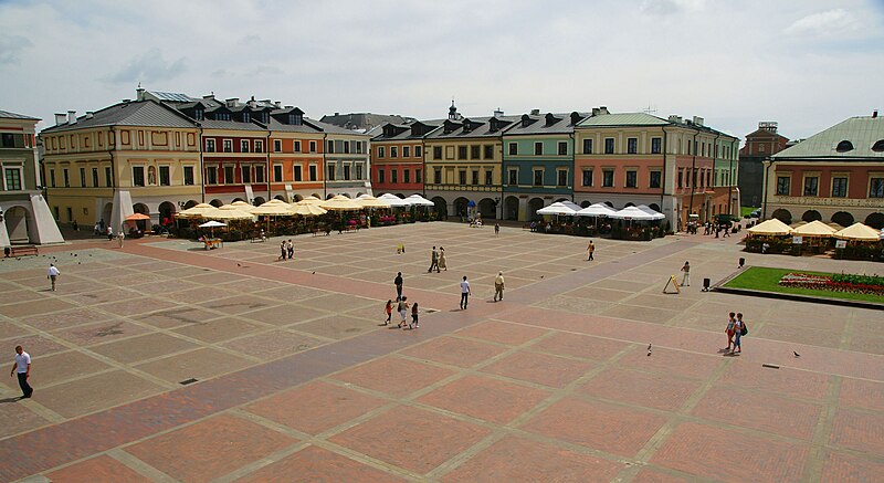 File:Rynek Wielki, Zamość.jpg