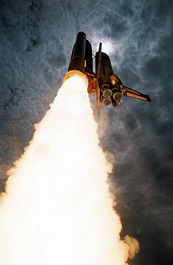STS-50 Launch (18867630229).jpg