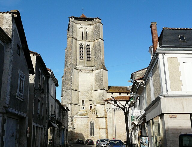 File:Saint-Astier (Dordogne) église (4).JPG