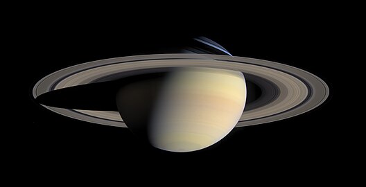 Saturnus in natuurlike kleuren, fotografeerd deur ruumtesonde Cassini van 6,3 miljoen km ofstaand.