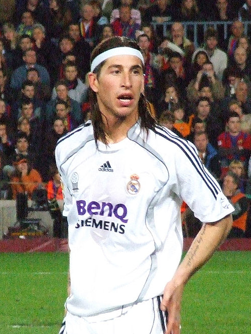 Ramos playing for Real Madrid against Barcelona in March 2007