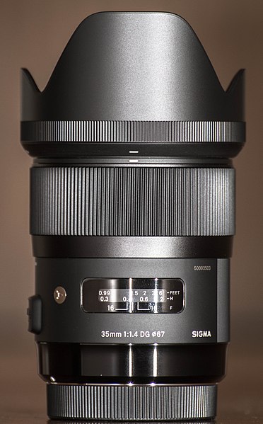 File:Sigma 35mm F1.4 DG HSM 01.jpg