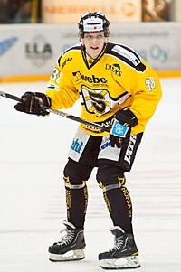 Simo-Pekka Riikola SaiPan paidassa kotiottelussa Oulun Kärppiä vastaan joulukuussa 2012.