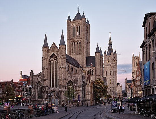 Sint-Niklaaskerk and the belfry of Ghent (DSCF0229).jpg