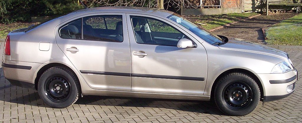 File:Skoda Octavia r silver 2006.jpg - Wikimedia Commons