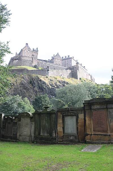 File:St Cuthberts Churchyard looking towards Edinburgh Castle.jpg