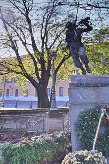 Statua dell'Alfiere con la Baionetta in Viale M. Mellini