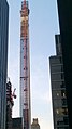 Steinway Tower in voller Höhe von der Sixth Avenue aus am 19. Juli 2019