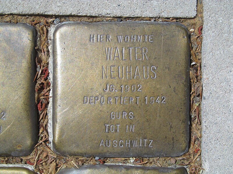 File:Stolperstein Walter Neuhaus, 1, Jüdefelderstraße 14, Mitte, Münster.jpg