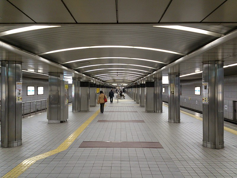 File:Subway Namba Station Platform 03.jpg