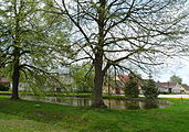 Čeština: Návesní rybník ve vsi Sumrakov, Studená v okrese Jindřichův Hradec, Jihočeský kraj. English: Village pond in Sumrakov, Jindřichův Hradec District, South Bohemia, Czech Republic, part of Studená.