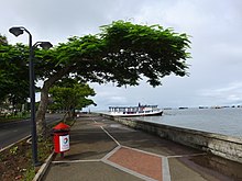 Suva – Promenade mit Blick auf Hafen