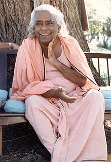 <span class="mw-page-title-main">Vishnudevananda Saraswati</span> Founder of the International Sivananda Yoga Vedanta Centres and Ashrams