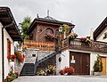 Tarasp gemeente Scuol gemeente Scuol in Lower Engadin, Graubünden. Schlosshotel Restaurant Chastè aan de straat Sparsels.