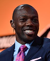 Hall of Fame WR Terrell Owens Terrell Owens 2017-05-02 (34255853692) (cropped).jpg