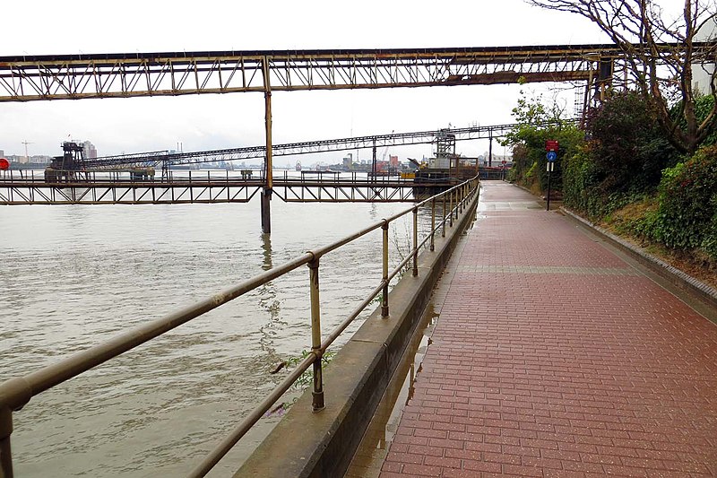 File:The Thames Path under conveyors - geograph.org.uk - 3777644.jpg