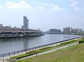 Tokyo-sumida-river-from-suijin-bridge.jpg