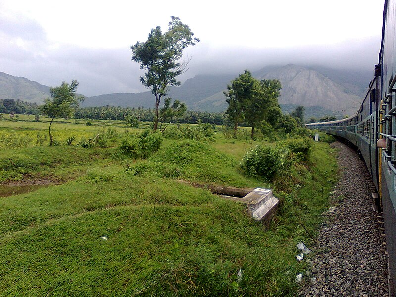 File:Train negotiating Palghat Gap.jpg