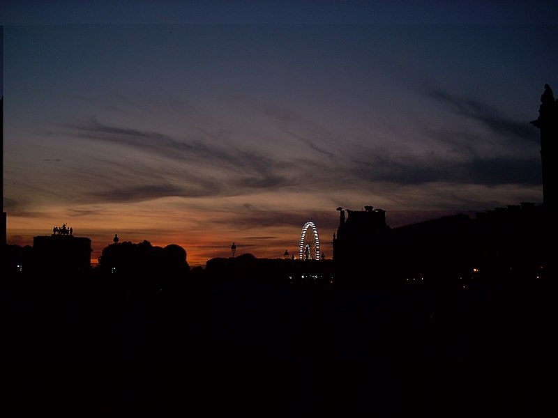 File:Tramonto dal Louvre.JPG