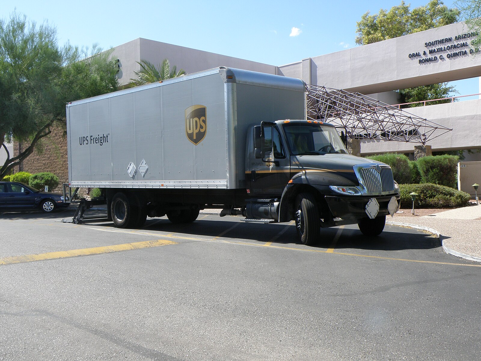 2000 FEDEX Truck