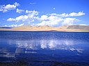 Ulaagchinii Khar lake - panoramio.jpg