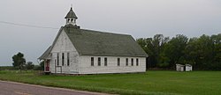 Underwood Gereja, Aurora Co, SD, dari NE 1.jpg