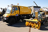 Unimog op vliegbasis TdÖff Emmen 2013 (10885067434) .jpg