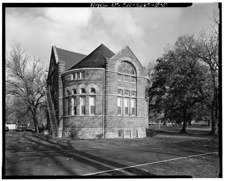 File:VIEW NORTHWEST, SOUTH CORNER and SOUTHEAST SIDE - Ohio Soldiers' and Sailors' Home, Library, U.S. Route 250 at DeWitt Avenue, Sandusky, Erie County, OH HABS OHIO,22-SAND,1E-5.tif