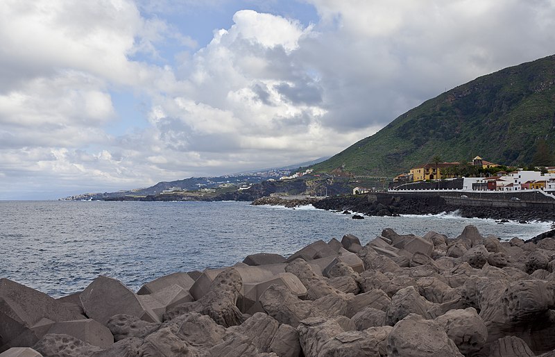 File:Vista de Garachico, Tenerife, España, 2012-12-13, DD 02.jpg