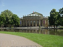 Staatstheater Stuttgart, Opernhaus im Schlossgarten (Quelle: Wikimedia)