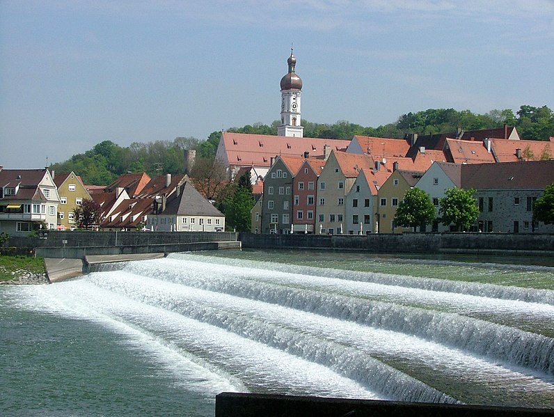 File:Wahrzeichen Lechwehr - panoramio.jpg