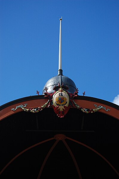 File:Walsall Arboretum bandstand - detail.JPG