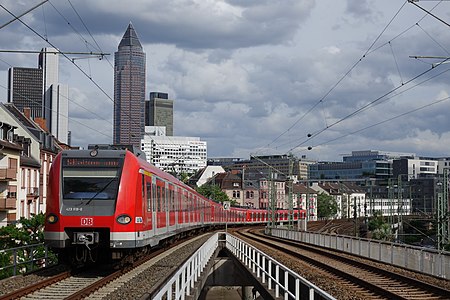 Westbahnhof Hochbahnsteig