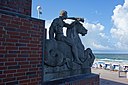 Westerland promenade sculpture 2.JPG