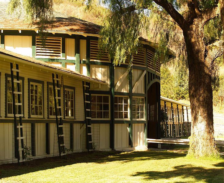 File:Will Rogers State stable facade.jpg