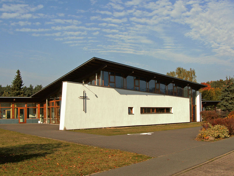 File:Wolfsburg Kreuzheide Kirche.JPG