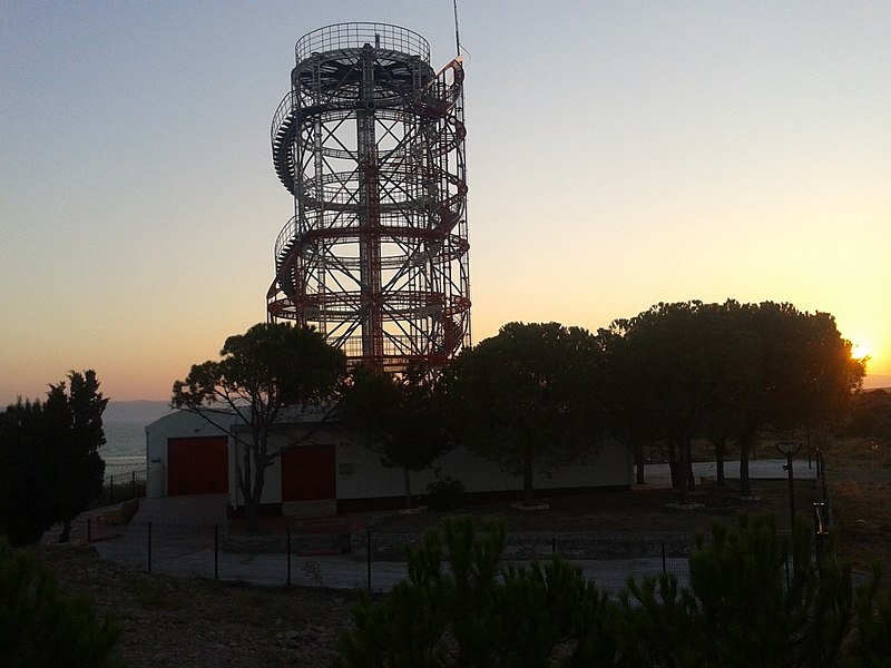 File:İlginç kule gün batarken - panoramio.jpg