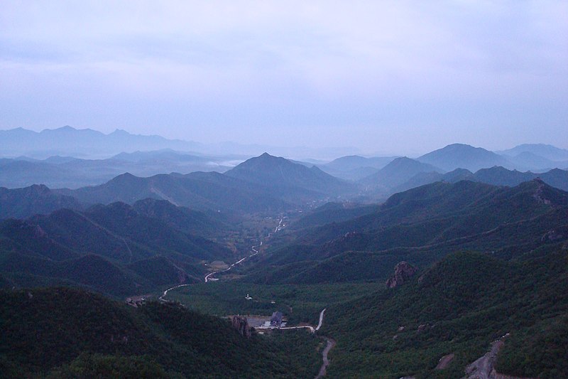 File:晨曦中的板厂峪 - panoramio.jpg