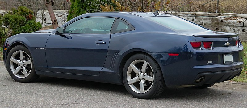 File:2012 Chevrolet Camaro 1LT in Imperial Blue Metallic, Rear Left, 11-12-2022.jpg
